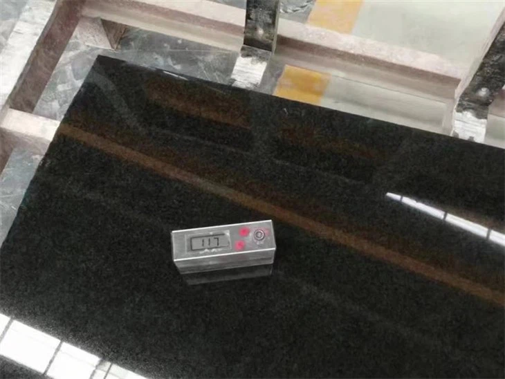Black Pearl Granit kakel